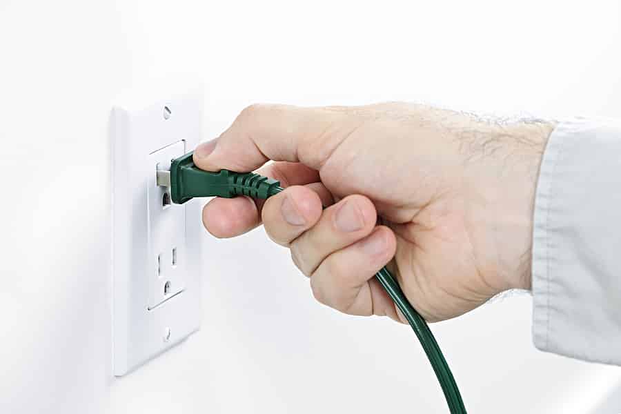 6 Signs Of a Bad Electrical Outlet and Ways to Fix